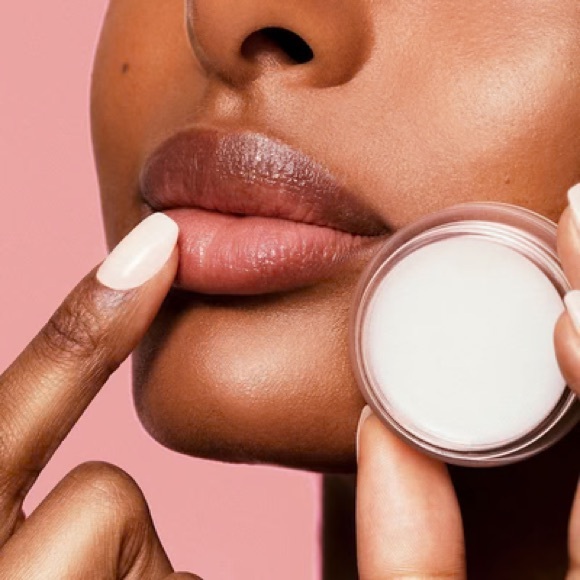 Kylie Skin Hydrating Lip Mask 💋 - Picture 7 of 10